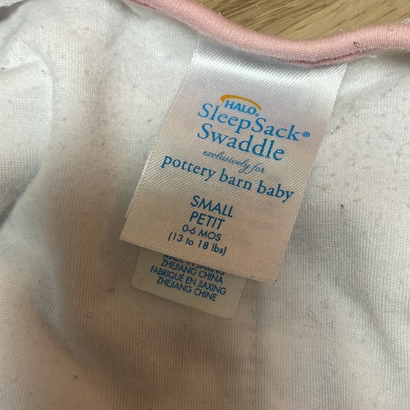 Sleep sack swaddle. Really good used condition. Only briefly used. - Picture 2 of 2